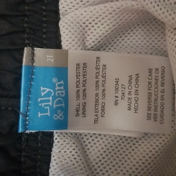 Boys 2t Swim Trunks With Dinosaur Print NWOT - Picture 2 of 9